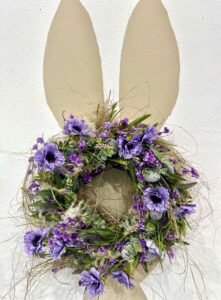 Vosteen &bull; Floristenbedarf &bull; vosteen messe trendset 2024 27 Hase Kranz